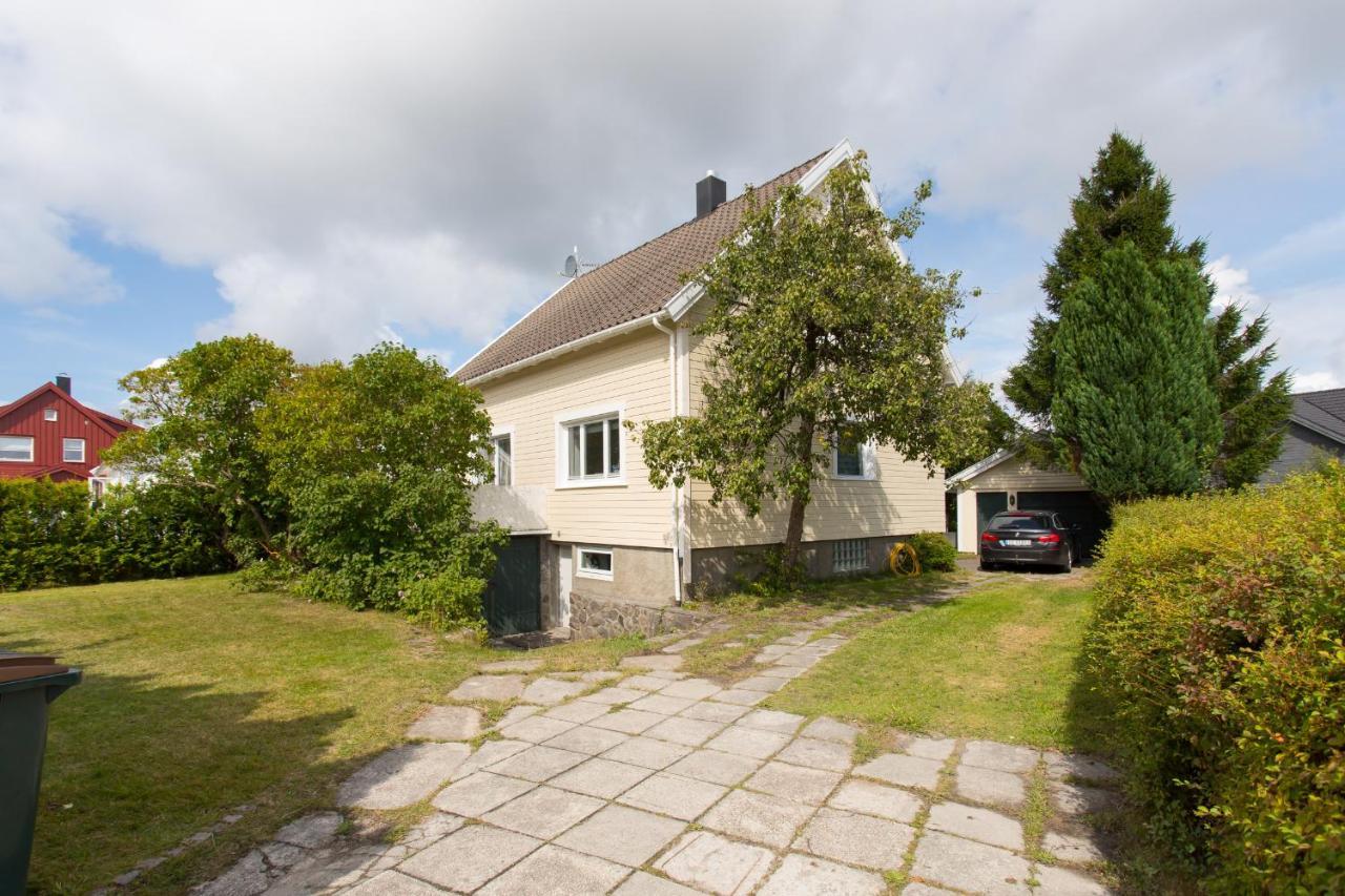 Mandal Apartment Mit Moeglichkeit Ein Boot Zu Benutzen Und Angeln Екстериор снимка